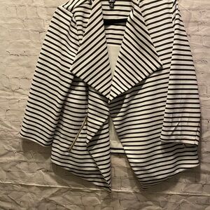 Roz & Ali Black and White Striped Blazer